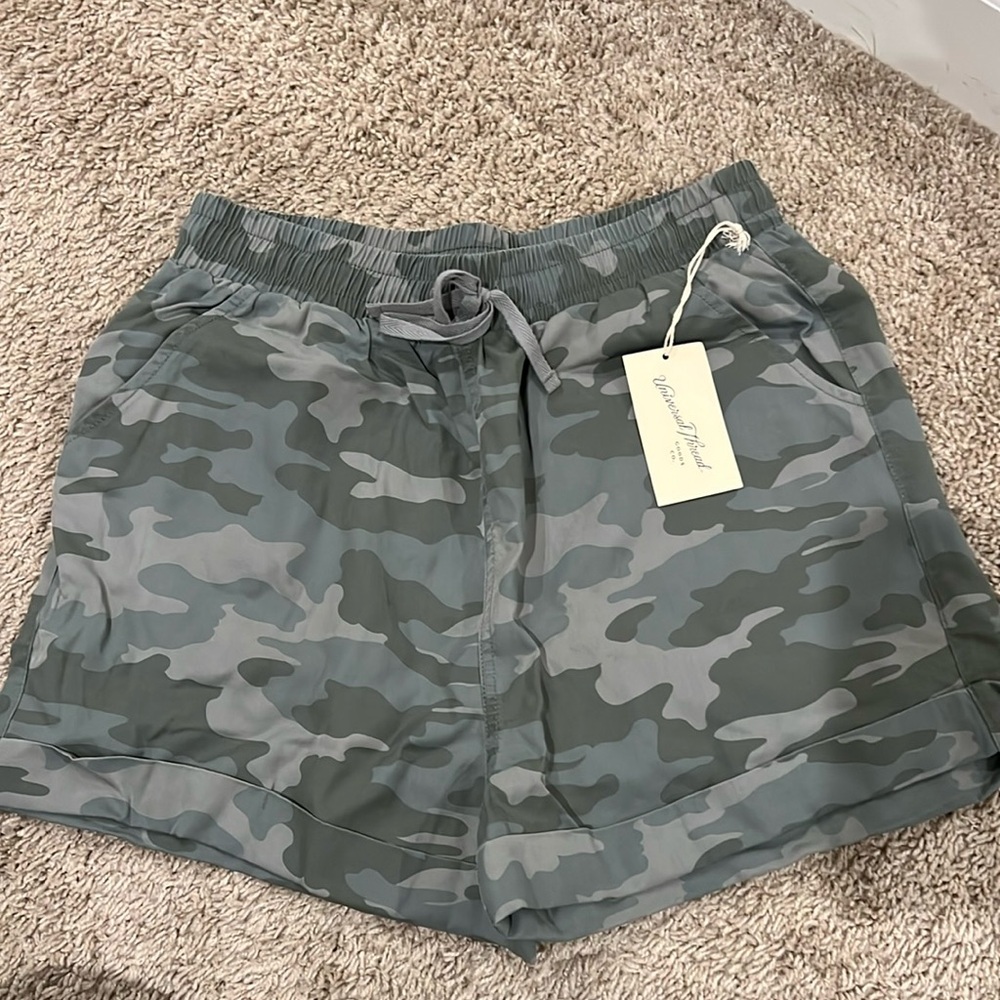 Ladies Small Universal Thread Camo Shorts